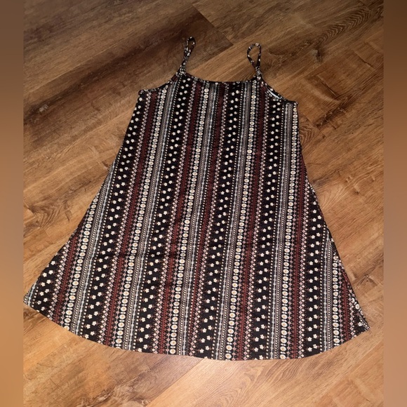 Floral Patterned Dress - Picture 2 of 3